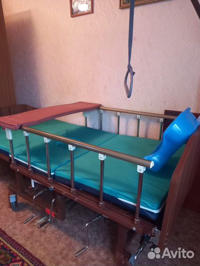 Кровать с подъемным механизмом