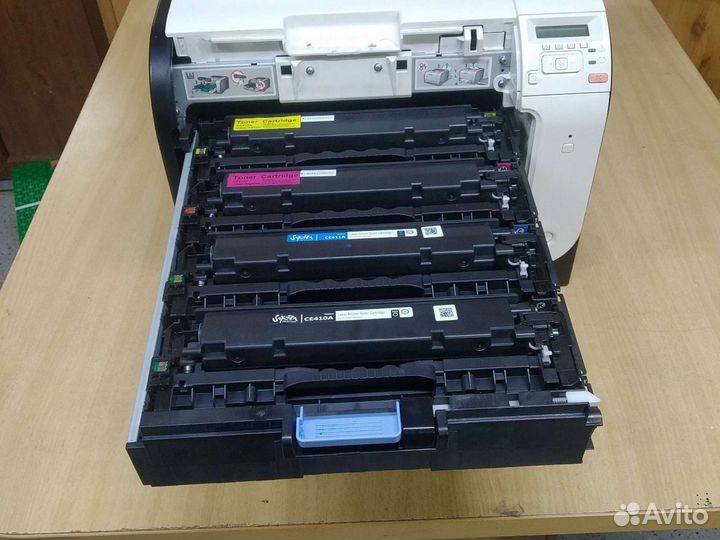 Лазерный цветной принтер LazerJet PRO M451nw WiFi