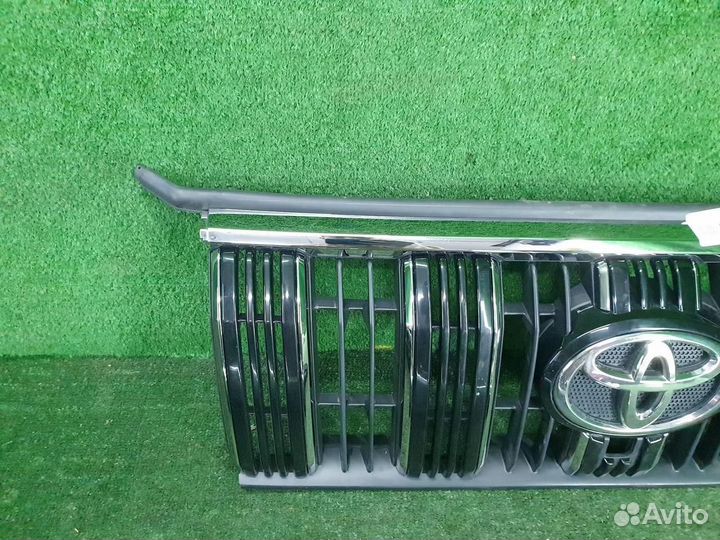 Решетка радиатора Toyota Land Cruiser Prado