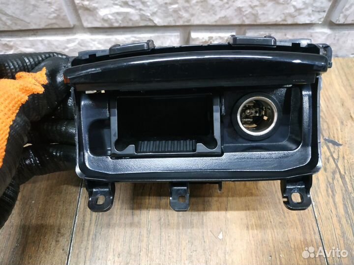 Infiniti Q50 (V37) Пепельница передняя