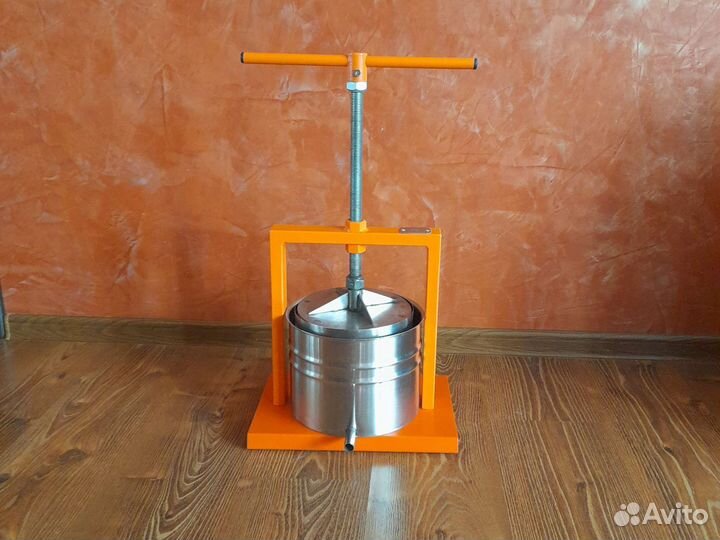 Пресс винтовой ручной 5 литров