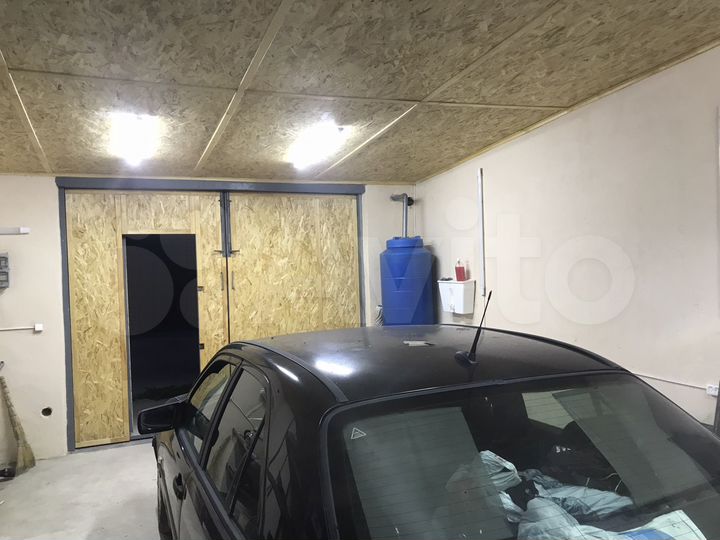 Гараж, > 30 м²