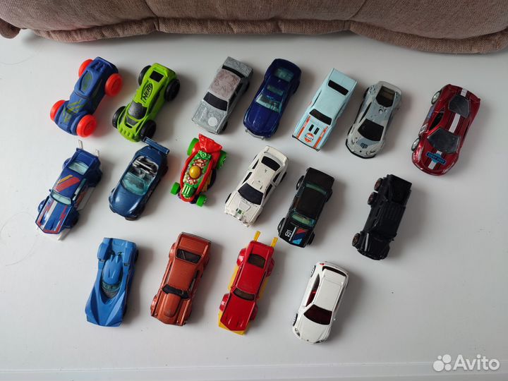 Машинки hot wheels пакетом