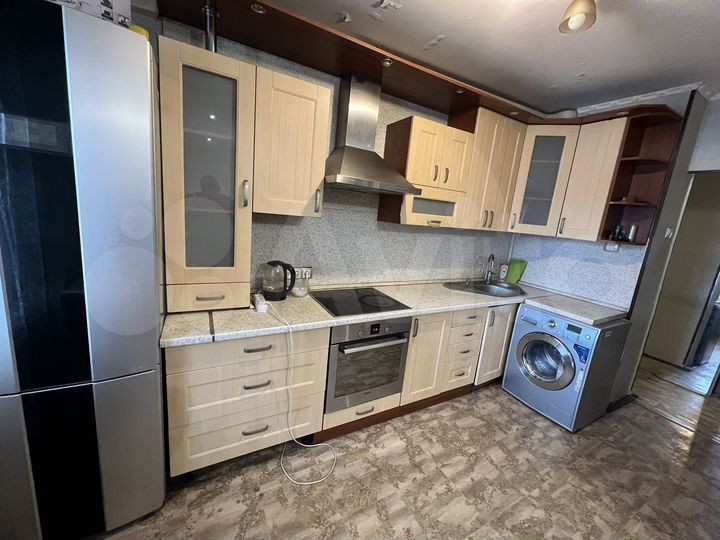 3-к. квартира, 70 м², 9/9 эт.