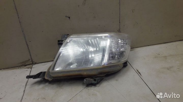 Фара левая Toyota Hilux
