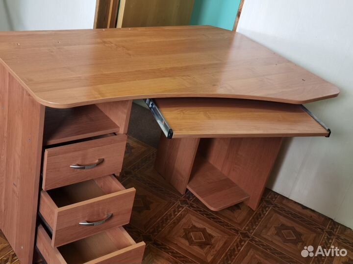 Компьютерный столик