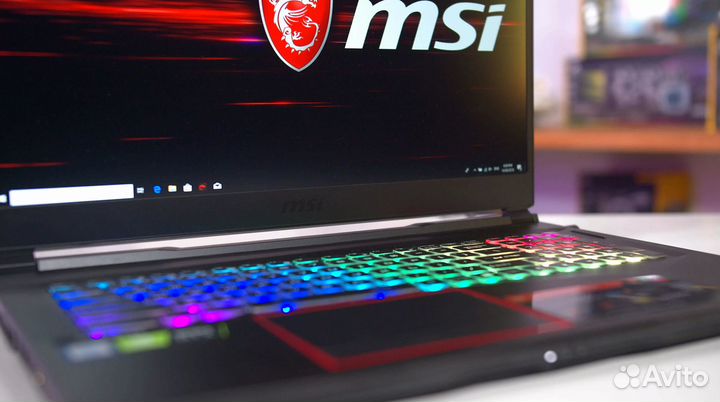 MSI Raider 17 игровой 8GB RTX 2080. i7