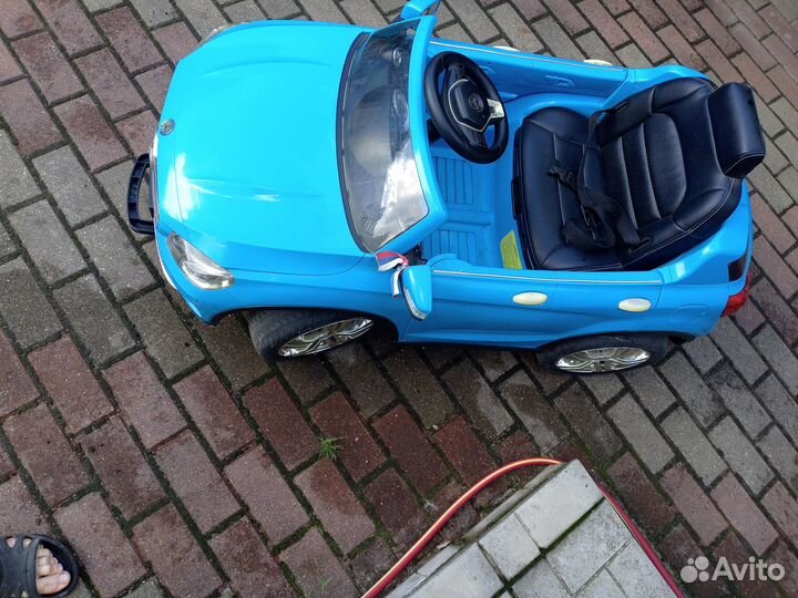 Детский электромобиль