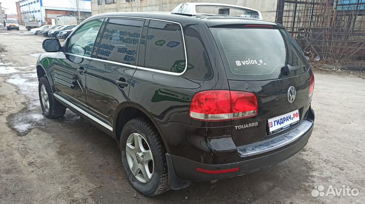 Опора заднего амортизатора Volkswagen Touareg 7L04