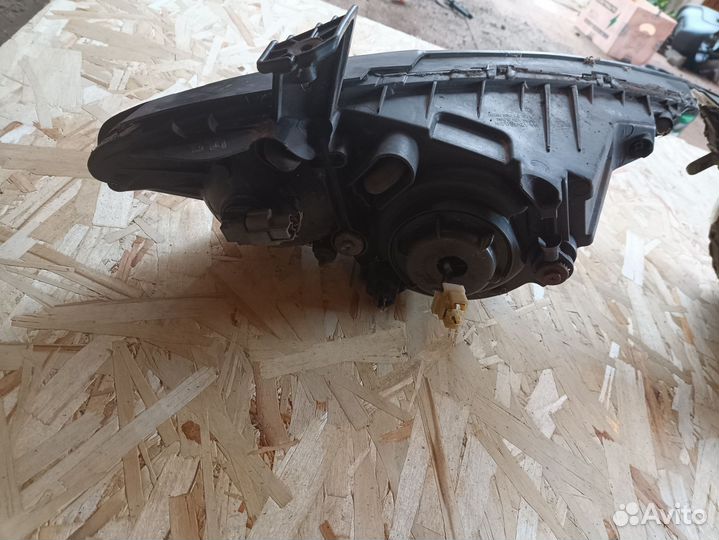 Фара ssangyong actyon