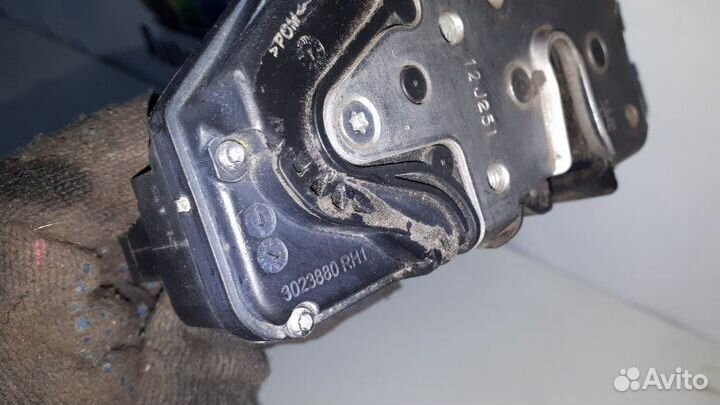 Замок двери передний правый Chevrolet Aveo T300