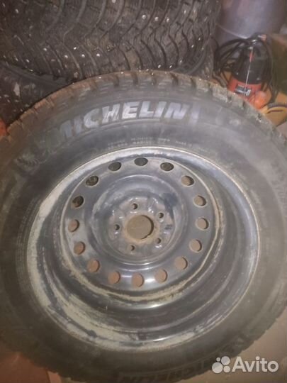 Michelin X-Ice North 2 215/60 R16 101