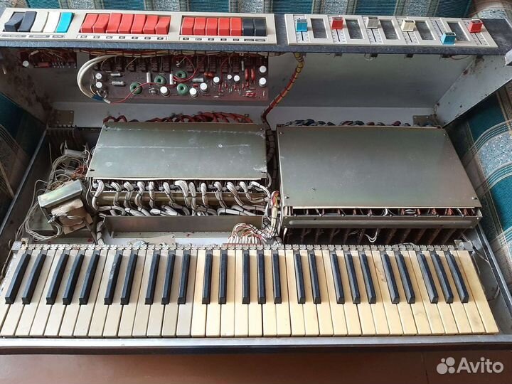 Синтезатор Юность 73