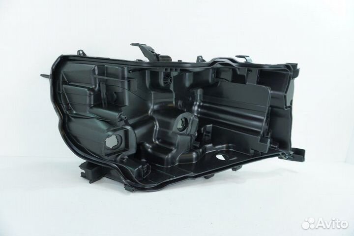 Корпус фары правый Toyota Land Cruiser 200