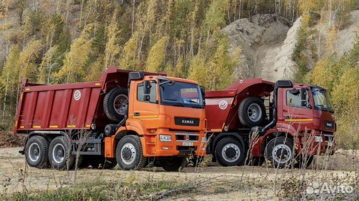 Водитель самосвала