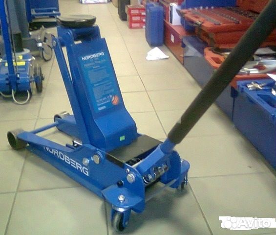 Домкрат подкатной, г/п 3,5 тонны N32035