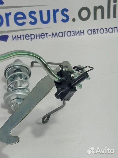 Замок капота ваз-2108 ваз-2109 ваз-21099
