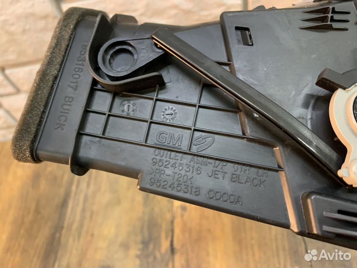 Opel Mokka Дефлектор воздушный левый и правый