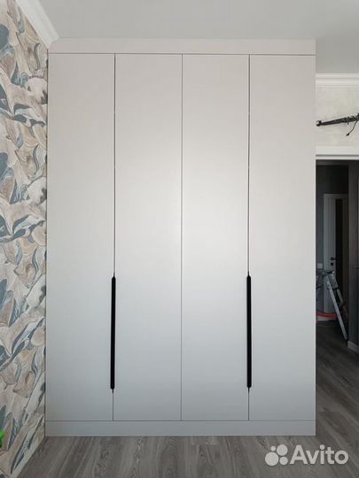 Распашной шкаф под заказ по индивидуальному проект