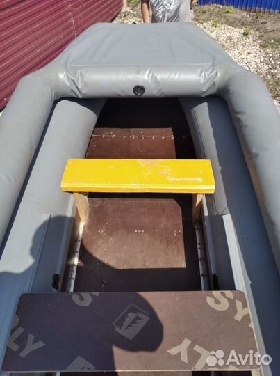 Лодка с мотором