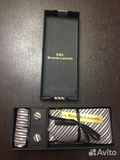 Мужской галстук новый в наборе