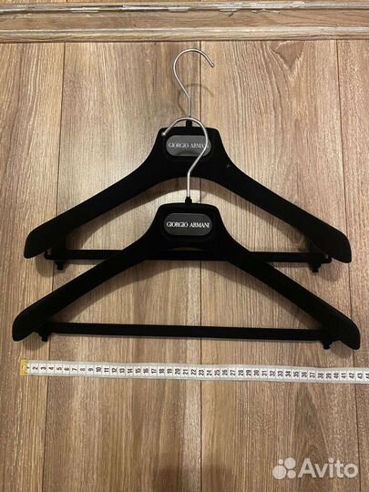 Плечики Armani