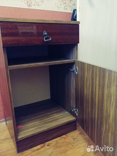 Тумба прикроватная