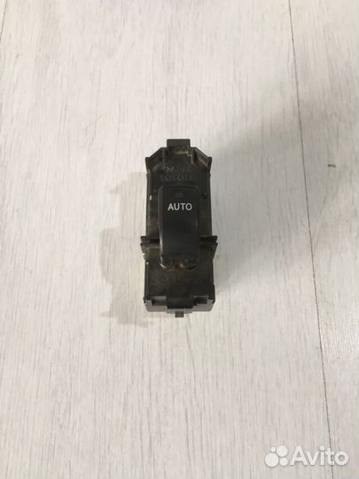 Кнопка стеклоподъемника lexus IS350 3.5 ат седан