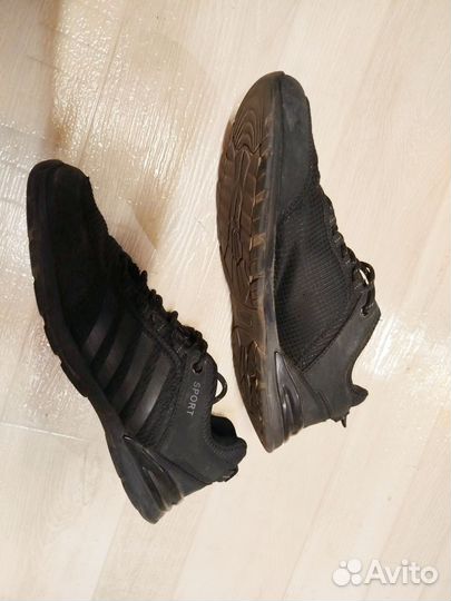 Кроссовки мужские 43