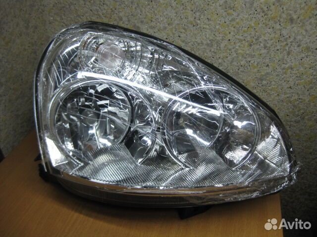 Фара правая Лада Приора I (2007–2014)