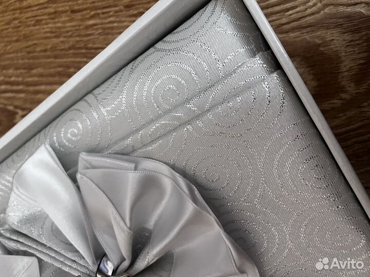 Скатерть с салфетками karven