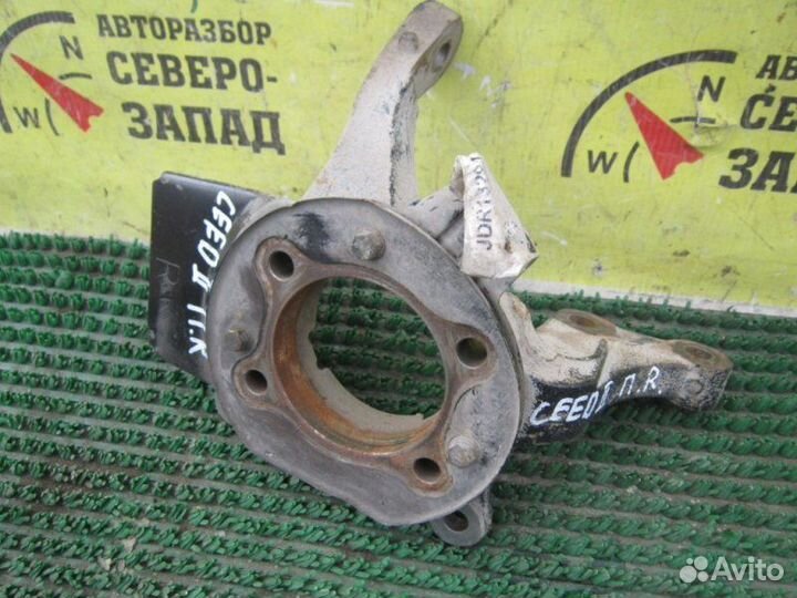 Кулак поворотный передний правый Kia Ceed JD G4FG