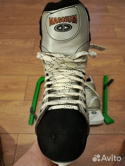 Коньки хоккейные