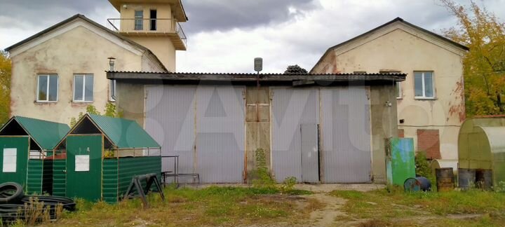 Здание, 898 м²