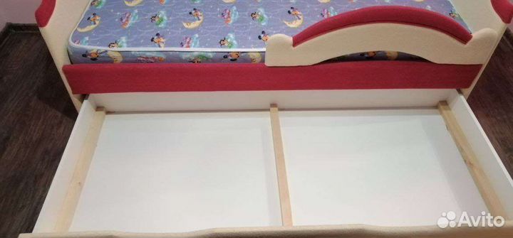 Детская кровать для девочки