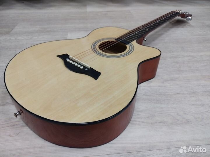 Акустическая гитара Б/У