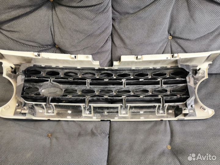 Решетка радиатора land Rover Discovery 4