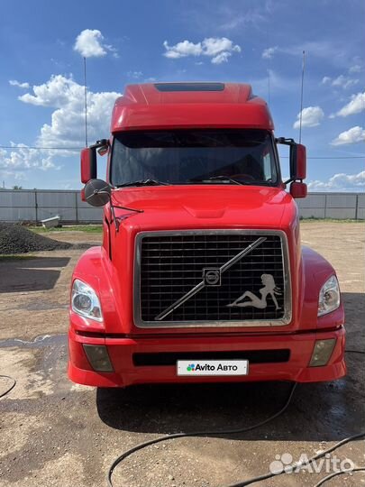 Volvo VNL, 2003