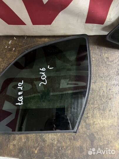 Рено каптюр стекло в крыло