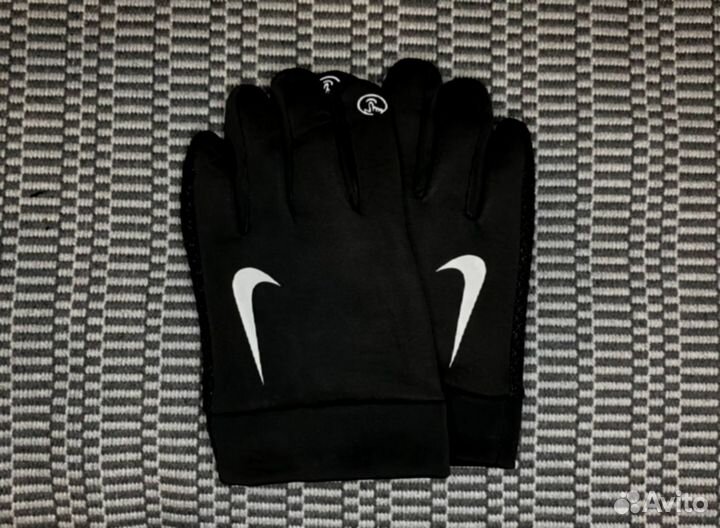 Перчатки Nike