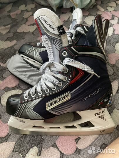 Продам коньки bauer
