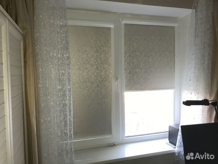 Рулонные шторы Уни в коробе с направляющими