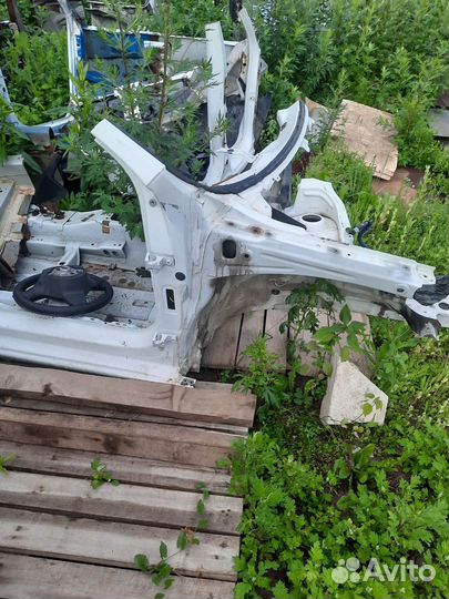 Четверть передняя правая skoda rapid 1