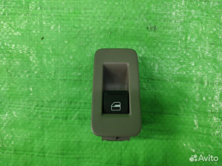 Кнопка стеклоподъемника с крышкой VW Touareg 02-10