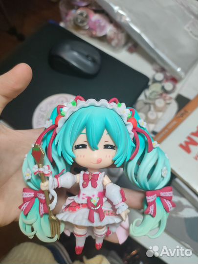 Аниме фигурка мику