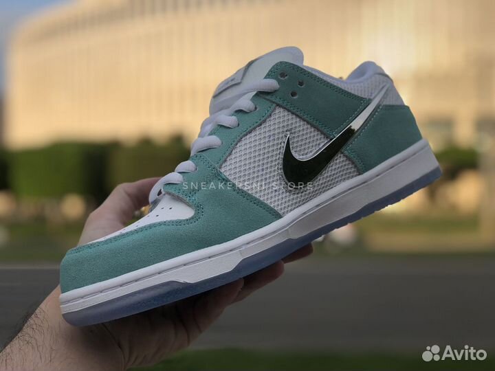 Кроссовки Nike SB Dunk Low April Skateboards