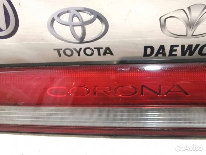 Вставка багажника на Тойота Корона Toyota Corona