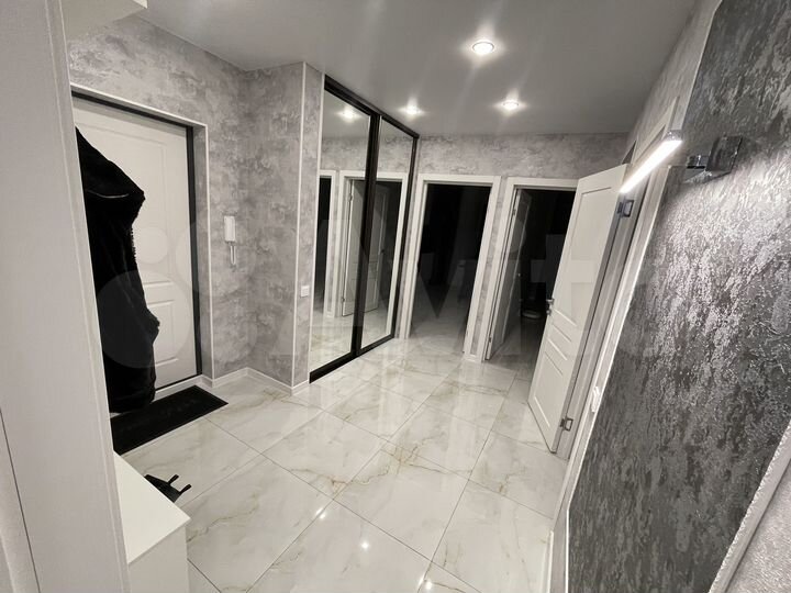 2-к. квартира, 70 м², 14/17 эт.