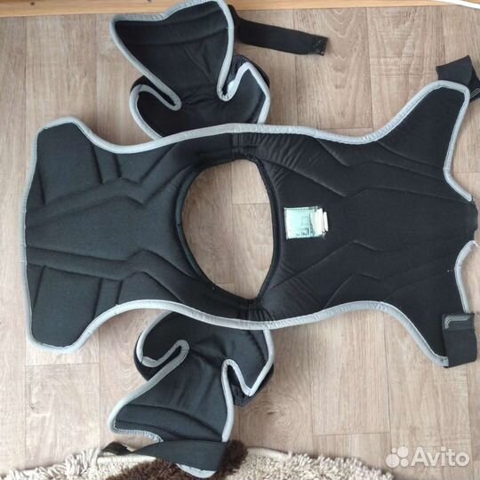 Нагрудник хоккейный ccm