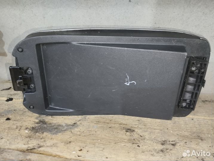 Бардачок toyota auris